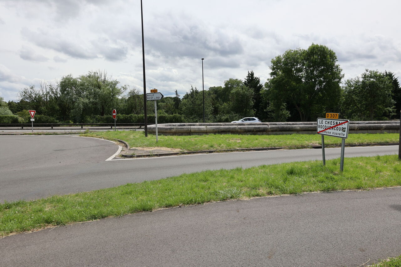 Rond-Point 2 Vue de l'emplacement du futur passage piéton sur les voies